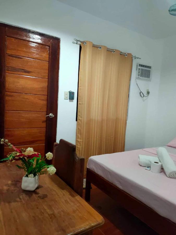 Two Season Tourist Inn 圣维森特 外观 照片